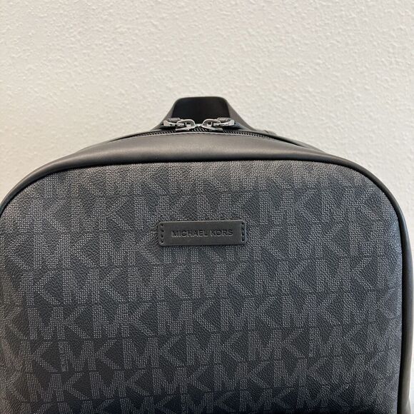 Michael Kors Signature EVERETT BLACK FRONT POCKET LARGE BACKPACK BAG UNISEX NEW - Picture 7 of 12